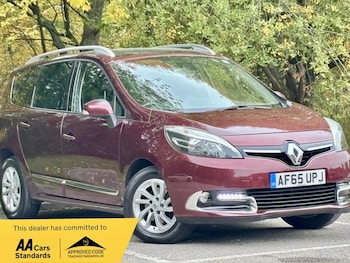 Used Renault Grand Scenic 2015 for sale - 76250952: Photo
