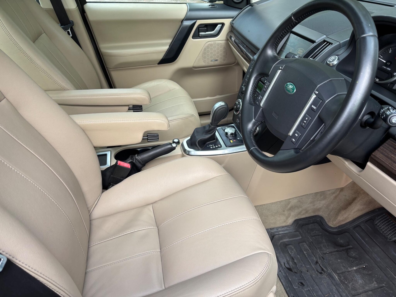 Used Land Rover Freelander 2 2011 for sale - 76572332: Photo 9