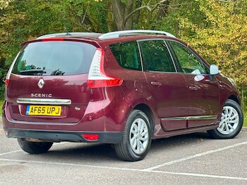 Used Renault Grand Scenic 2015 for sale - 76531618: Photo