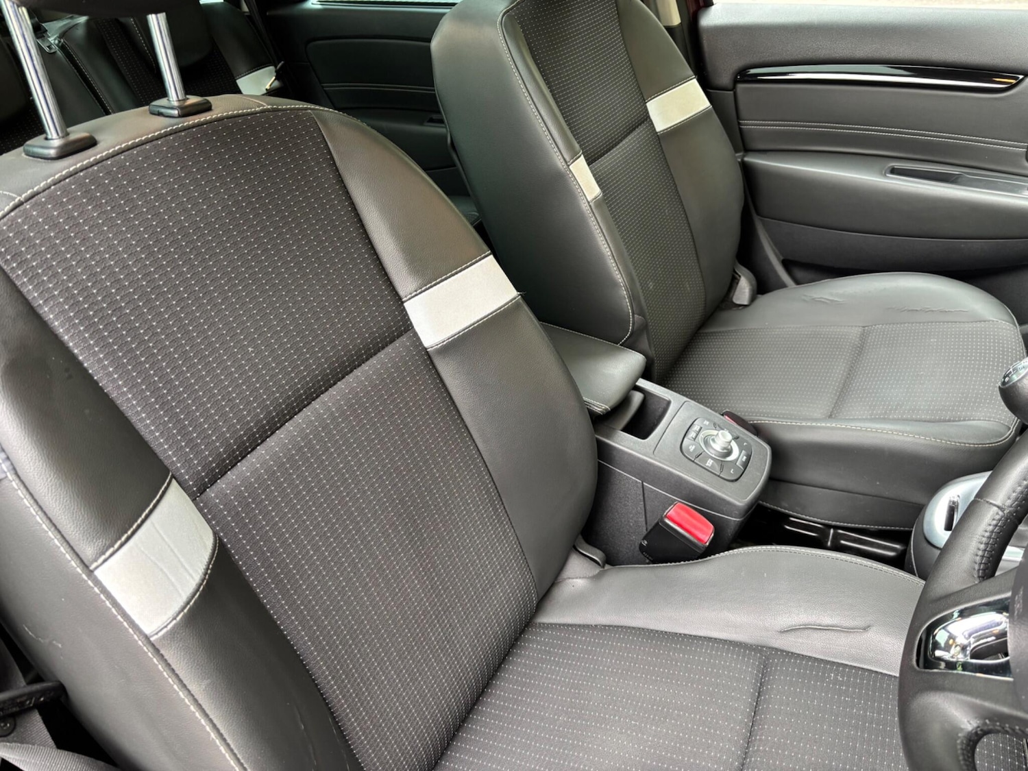 Used Renault Grand Scenic 2015 for sale - 76865951: Photo 10