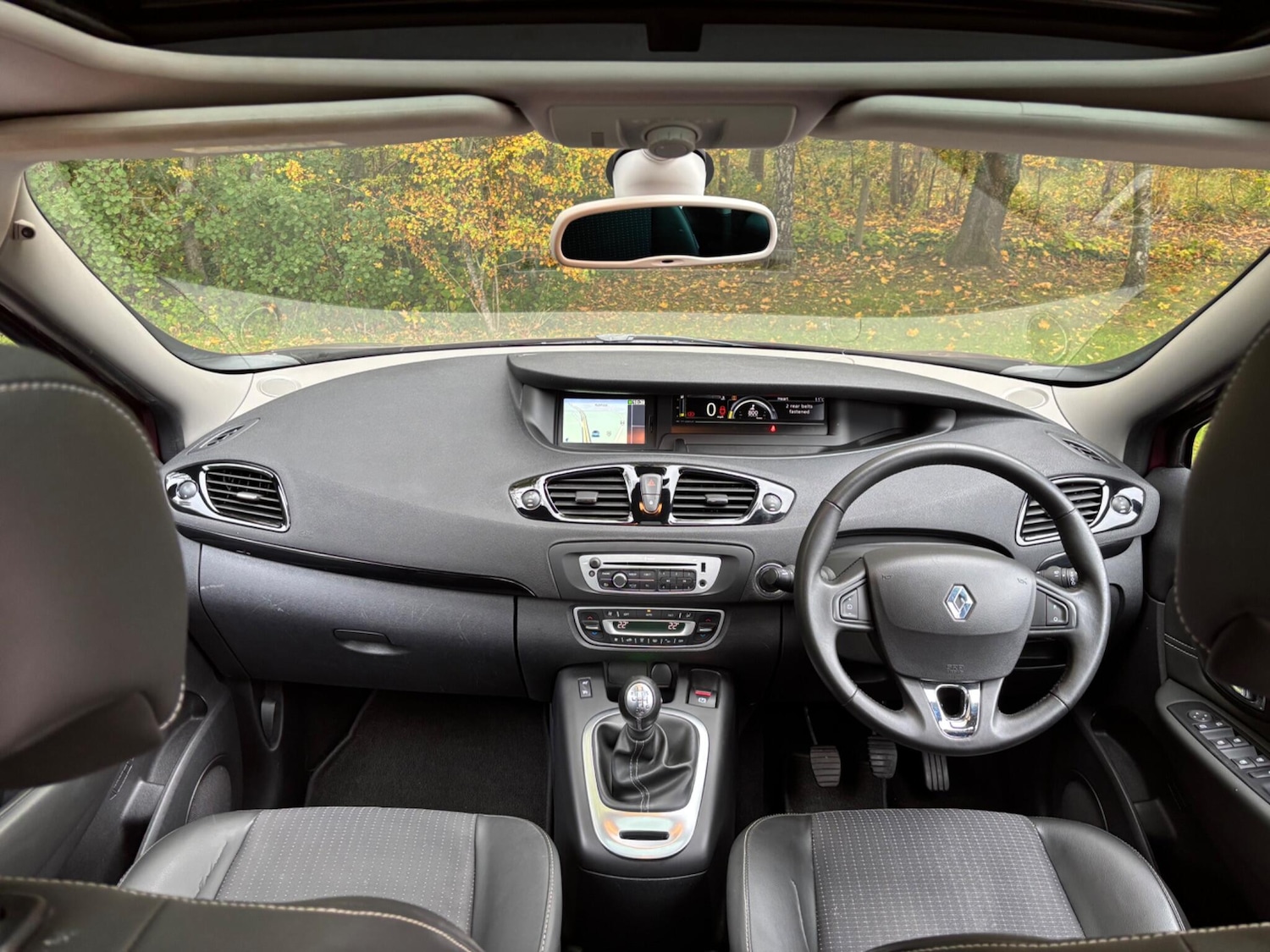 Used Renault Grand Scenic 2015 for sale - 76865951: Photo 3