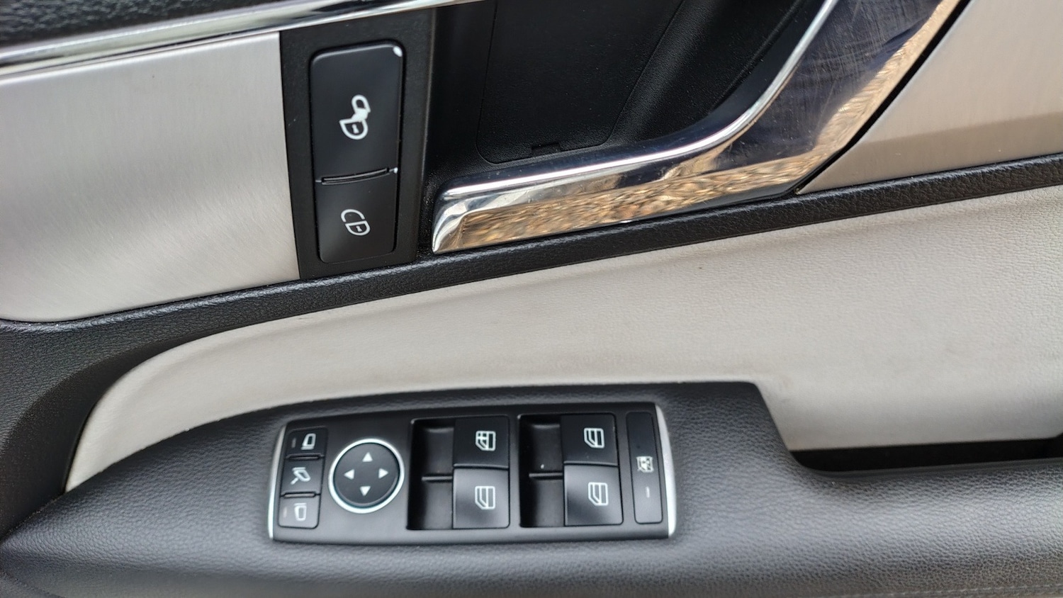 Used Mercedes-Benz E Class 2012 for sale - 77336817: Photo 26