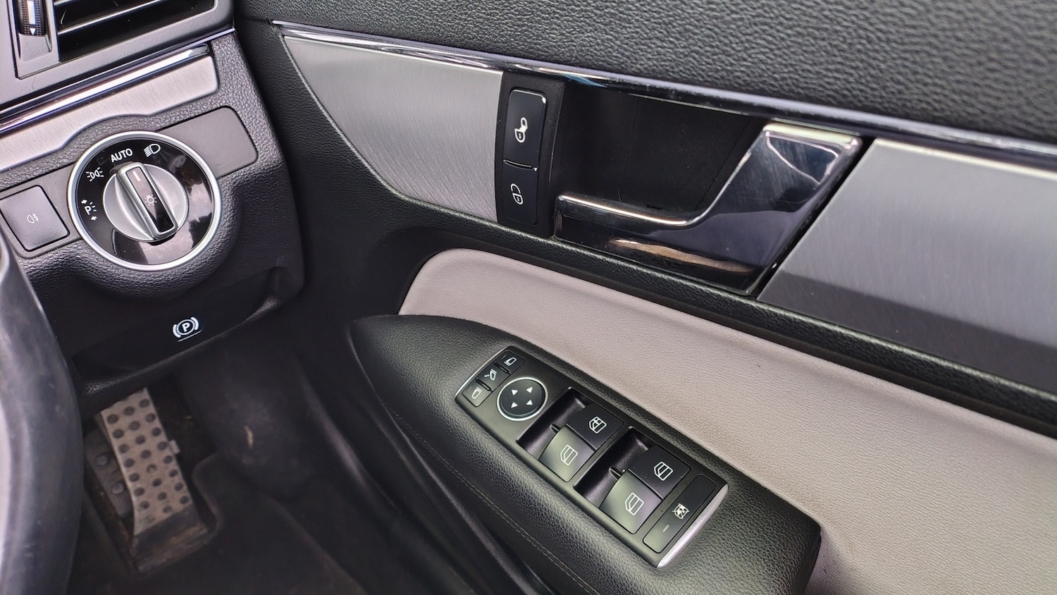 Used Mercedes-Benz E Class 2012 for sale - 77336817: Photo 32