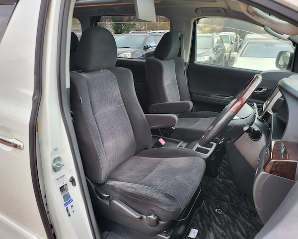 Used Toyota Vellfire 2012 for sale - 69270974: Photo 10