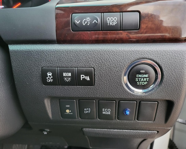 Used Toyota Vellfire 2012 for sale - 69270974: Photo 17