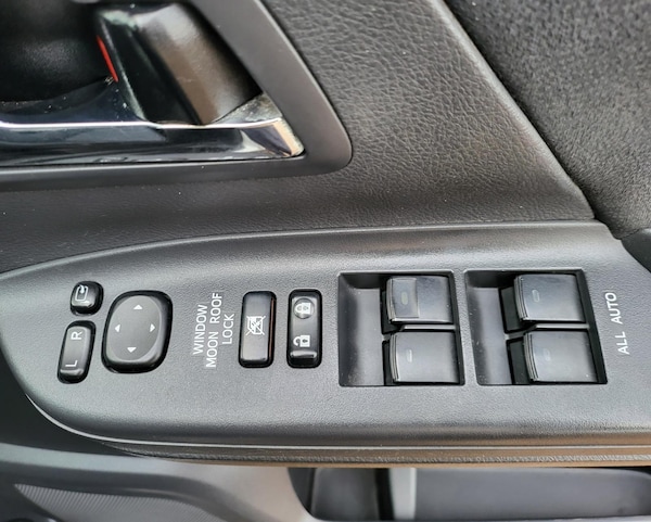 Used Toyota Vellfire 2012 for sale - 69270974: Photo 29