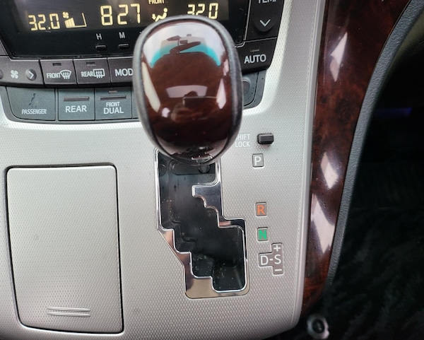 Used Toyota Vellfire 2012 for sale - 69270974: Photo 31