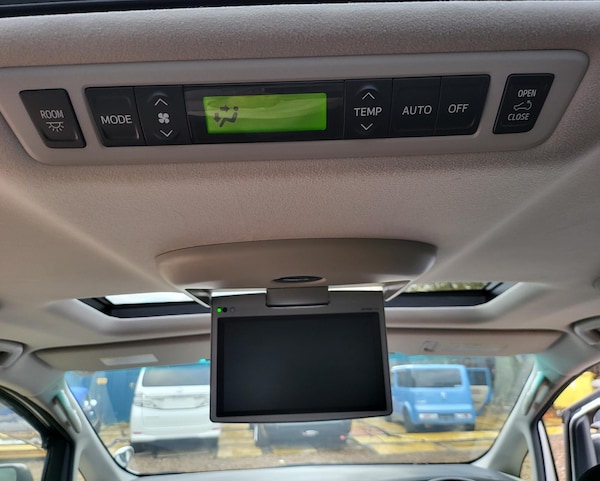 Used Toyota Vellfire 2012 for sale - 69270974: Photo 32