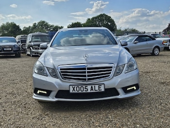 Used Mercedes-Benz E Class 2010 for sale - 79232760: Photo