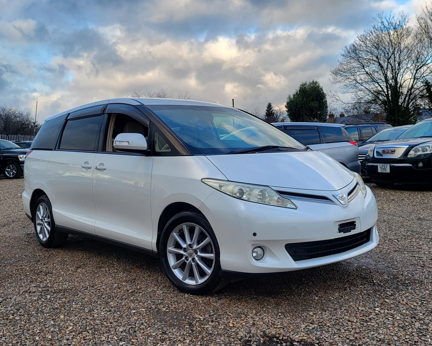 Used Toyota Estima 2012 for sale - 69644524: Photo 1