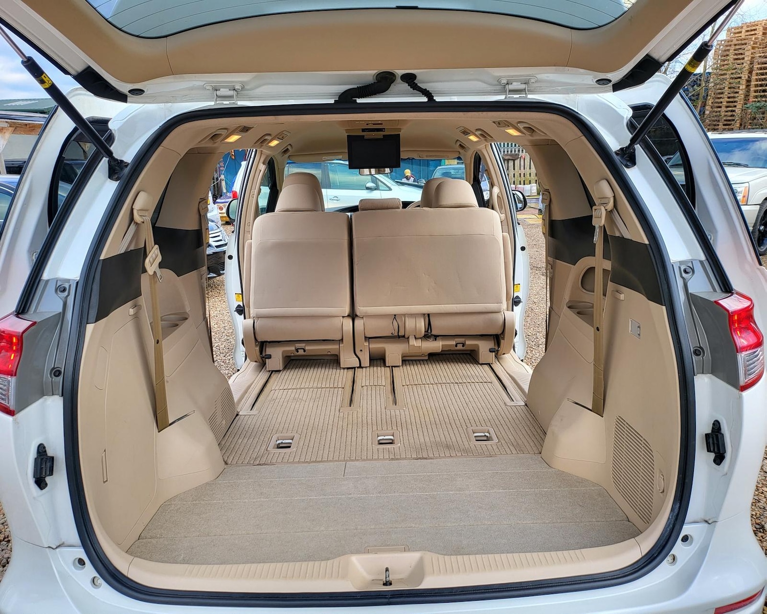 Used Toyota Estima 2012 for sale - 69644524: Photo 13