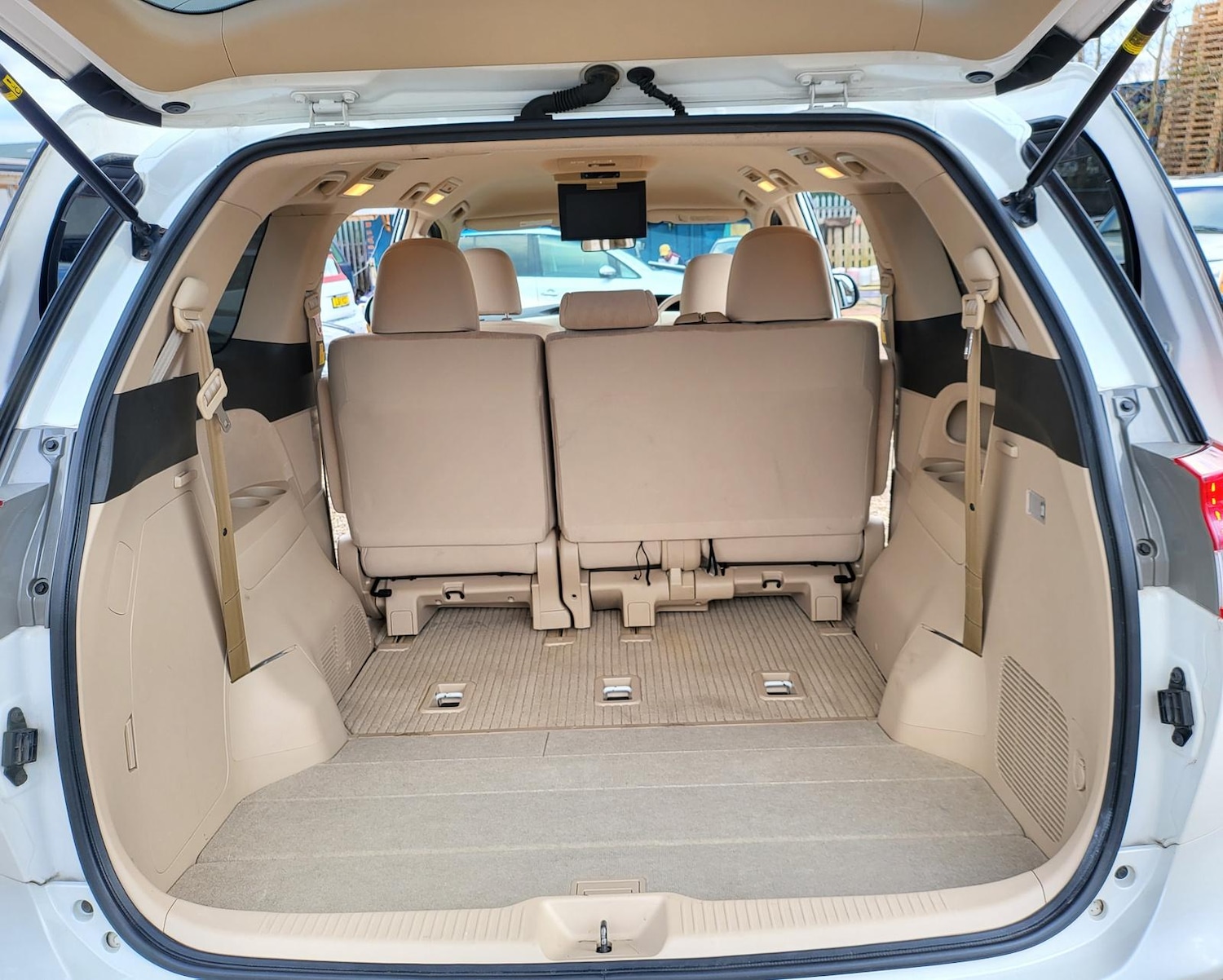 Used Toyota Estima 2012 for sale - 69644524: Photo 14