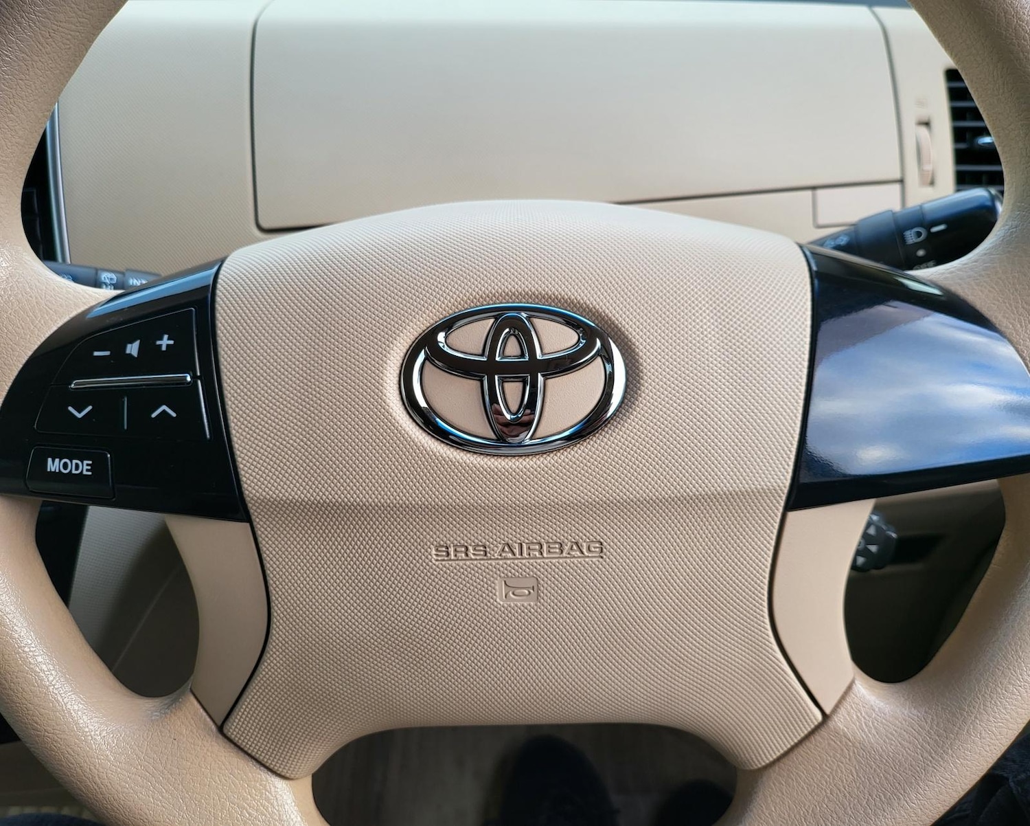 Used Toyota Estima 2012 for sale - 69644524: Photo 17