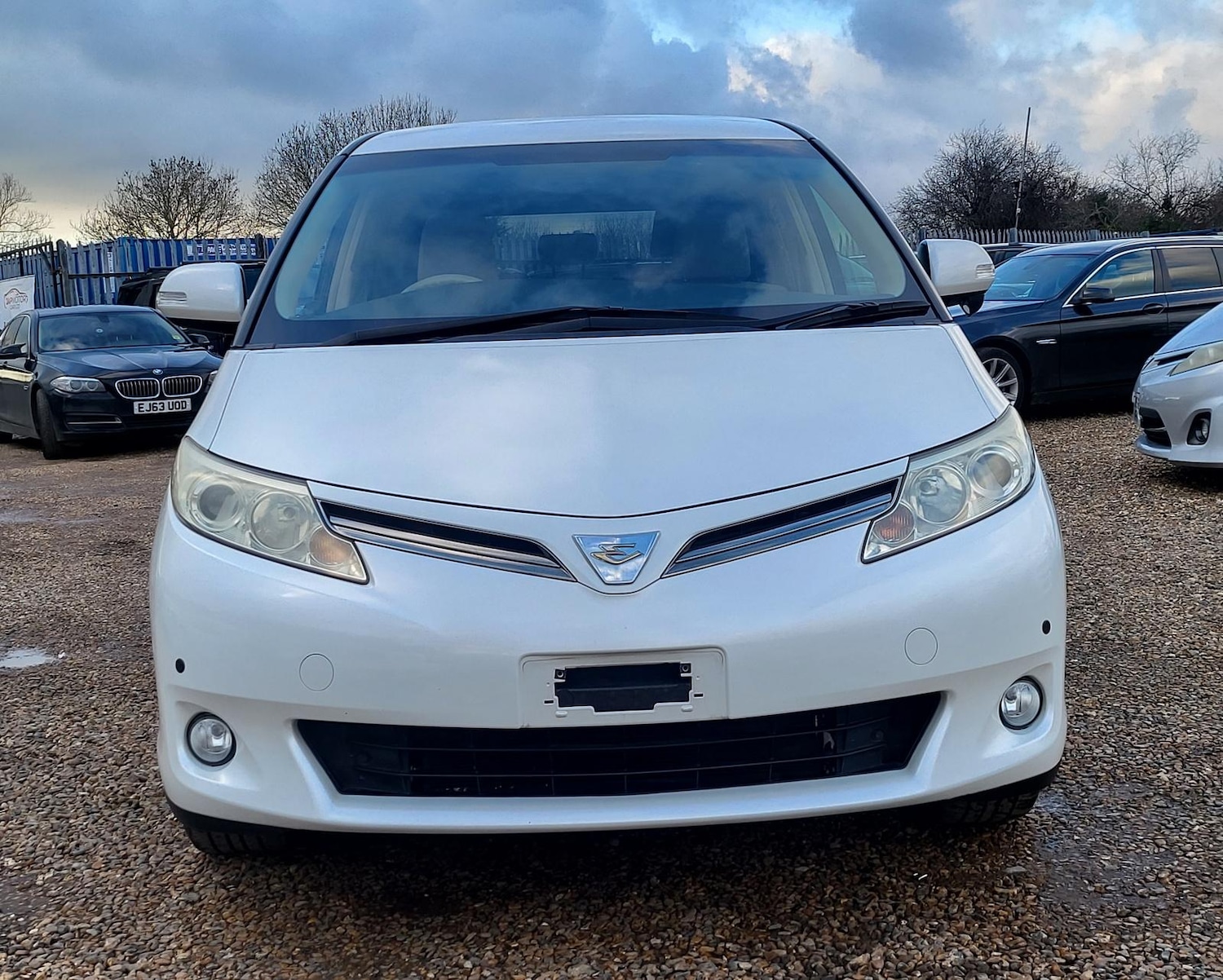 Used Toyota Estima 2012 for sale - 69644524: Photo 2