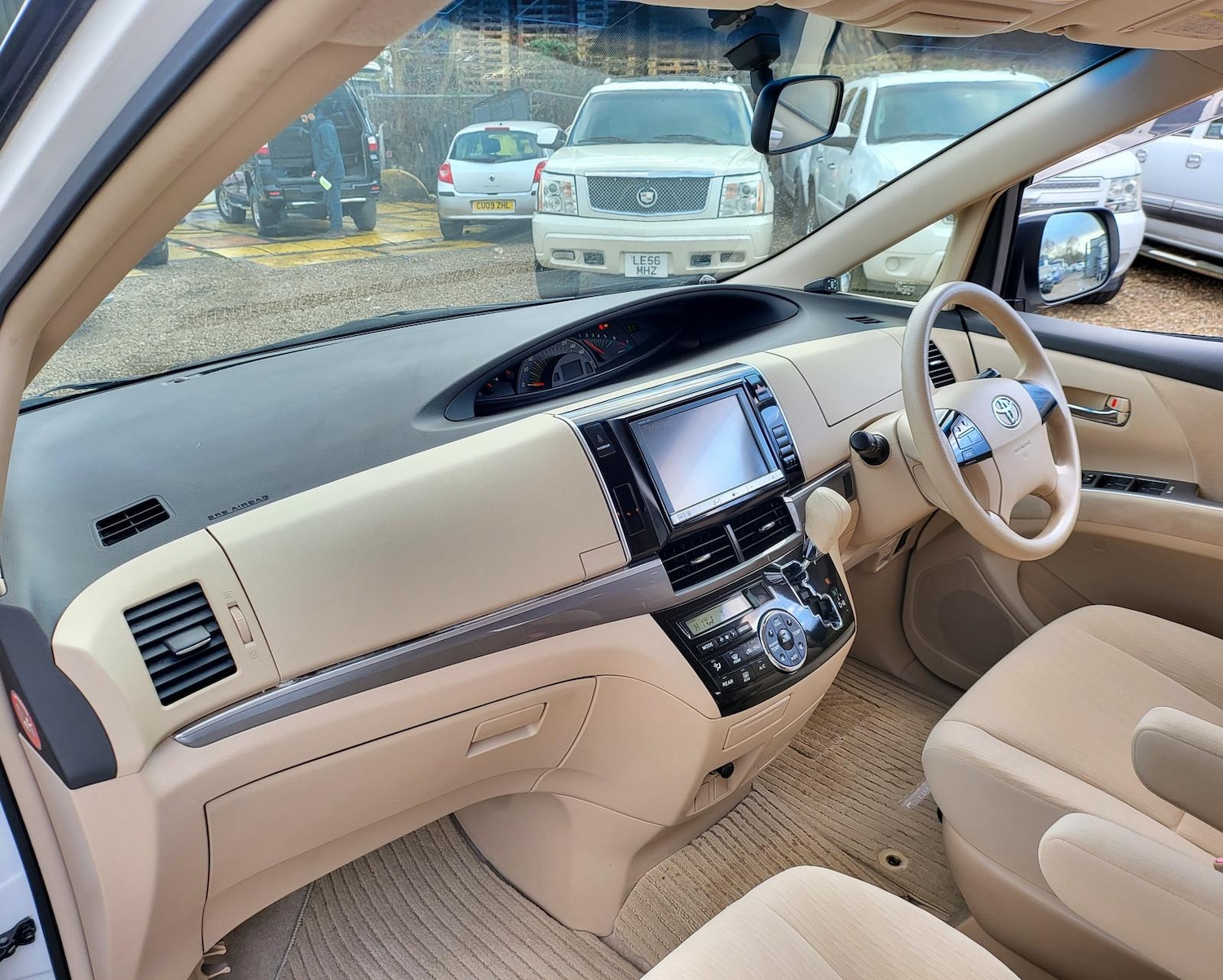 Used Toyota Estima 2012 for sale - 69644524: Photo 22