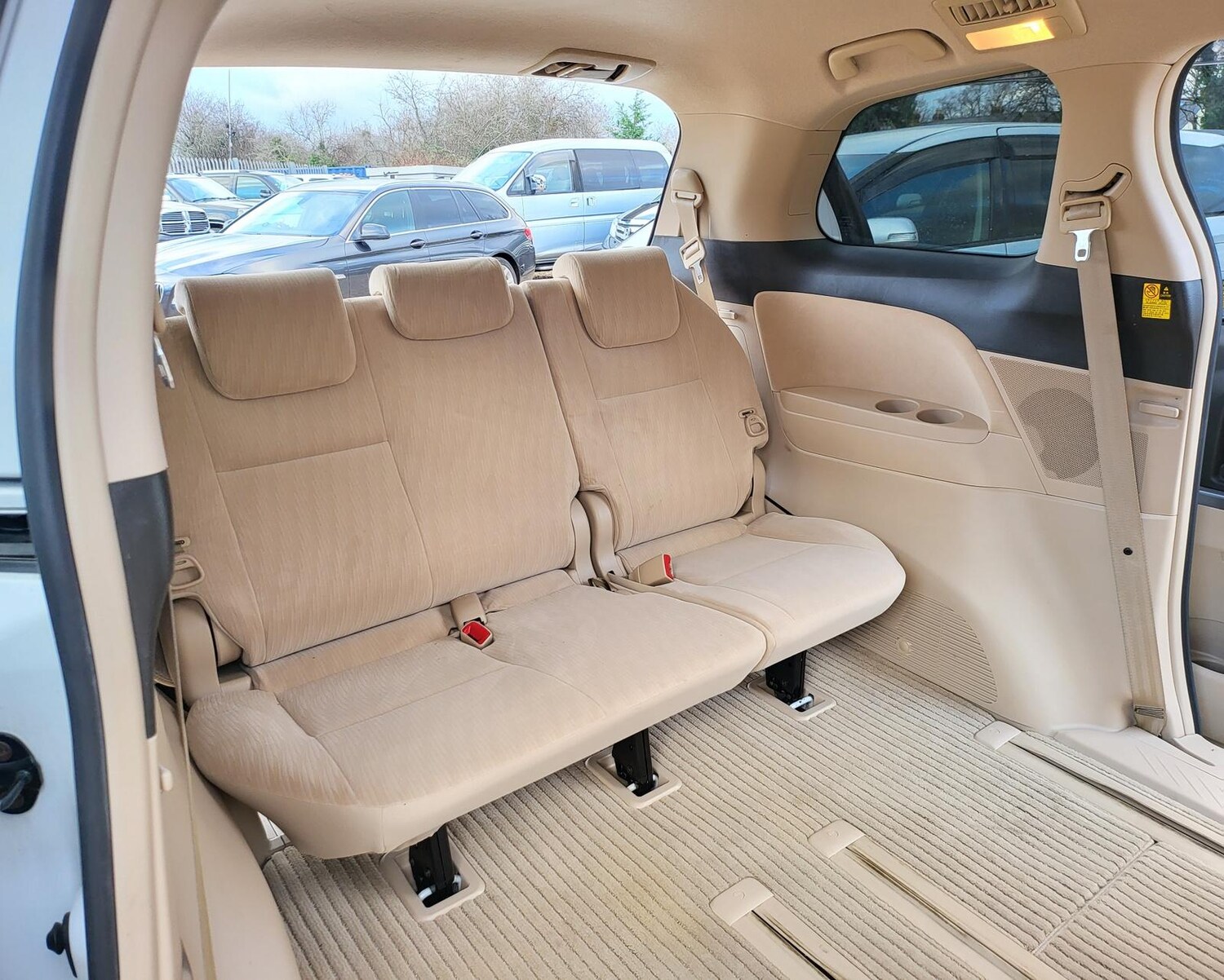 Used Toyota Estima 2012 for sale - 69644524: Photo 25