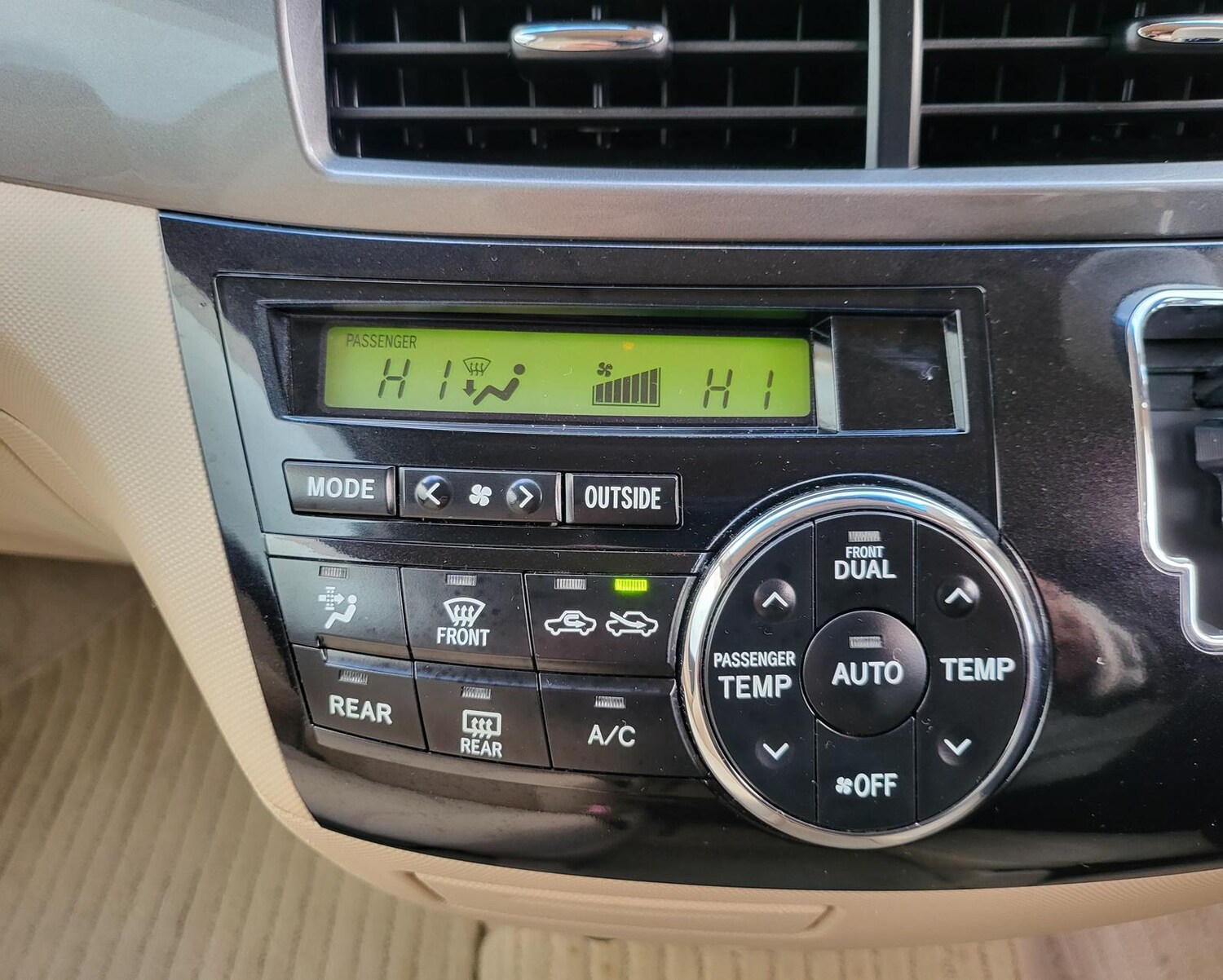 Used Toyota Estima 2012 for sale - 69644524: Photo 28