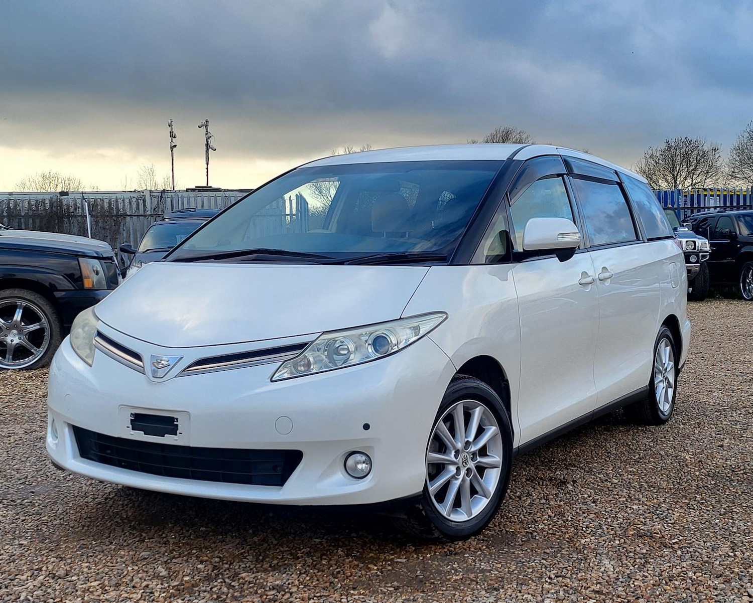 Used Toyota Estima 2012 for sale - 69644524: Photo 3
