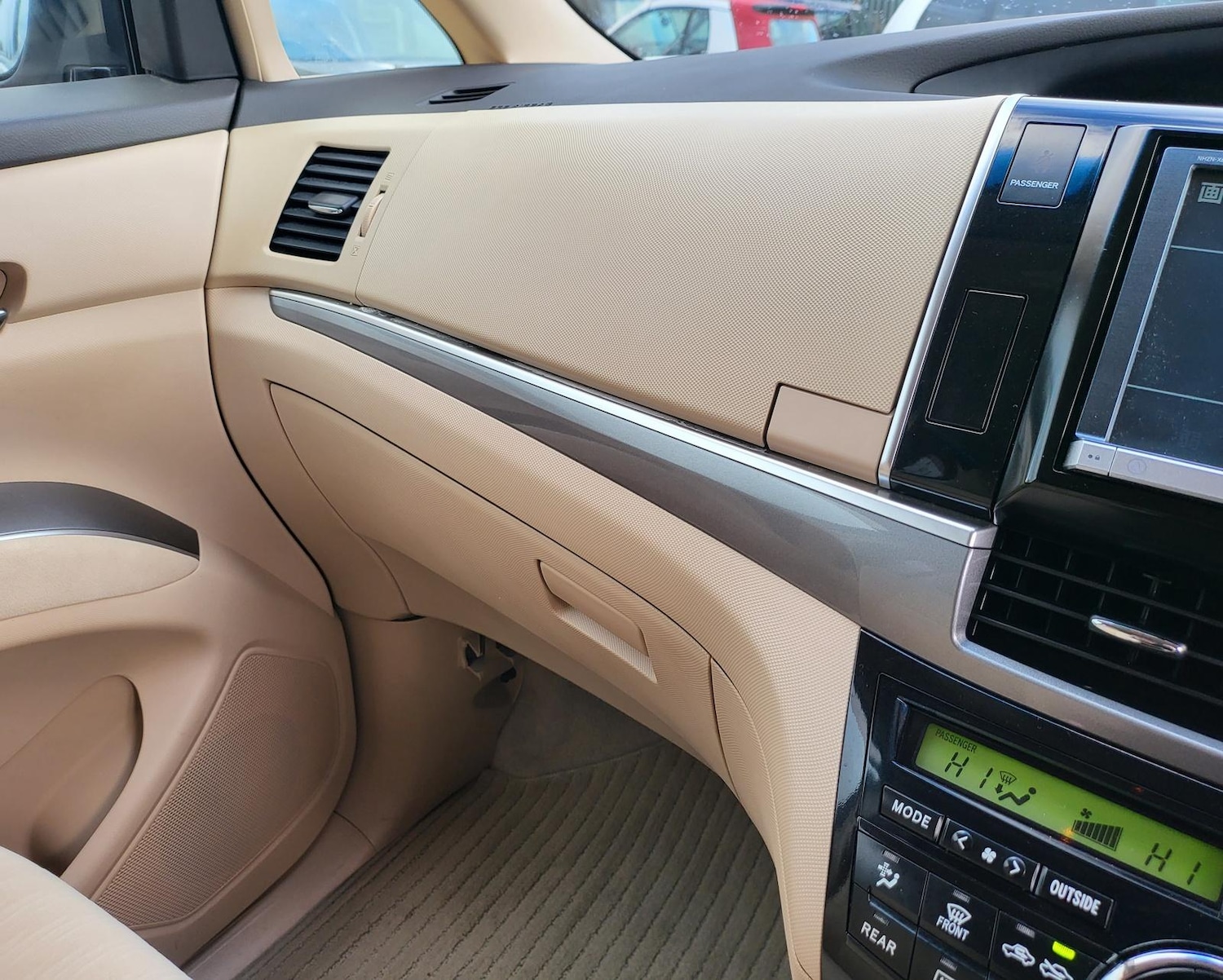 Used Toyota Estima 2012 for sale - 69644524: Photo 33