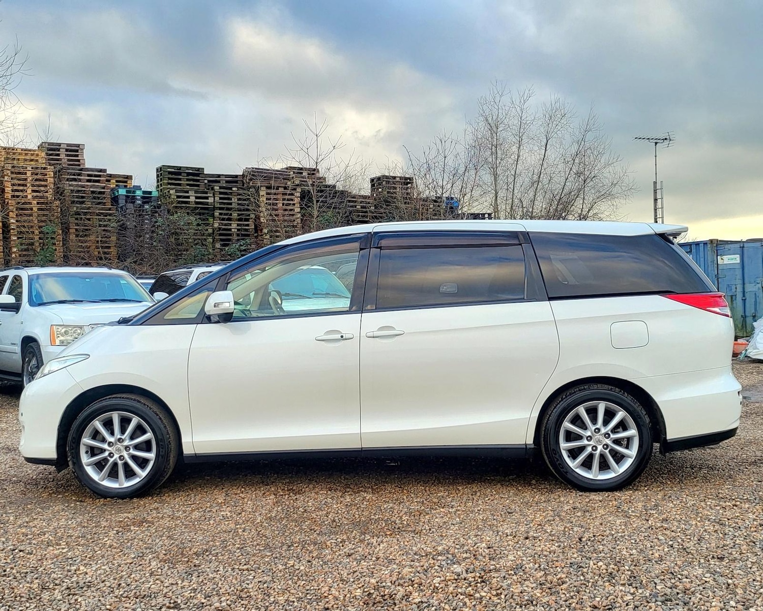 Used Toyota Estima 2012 for sale - 69644524: Photo 4