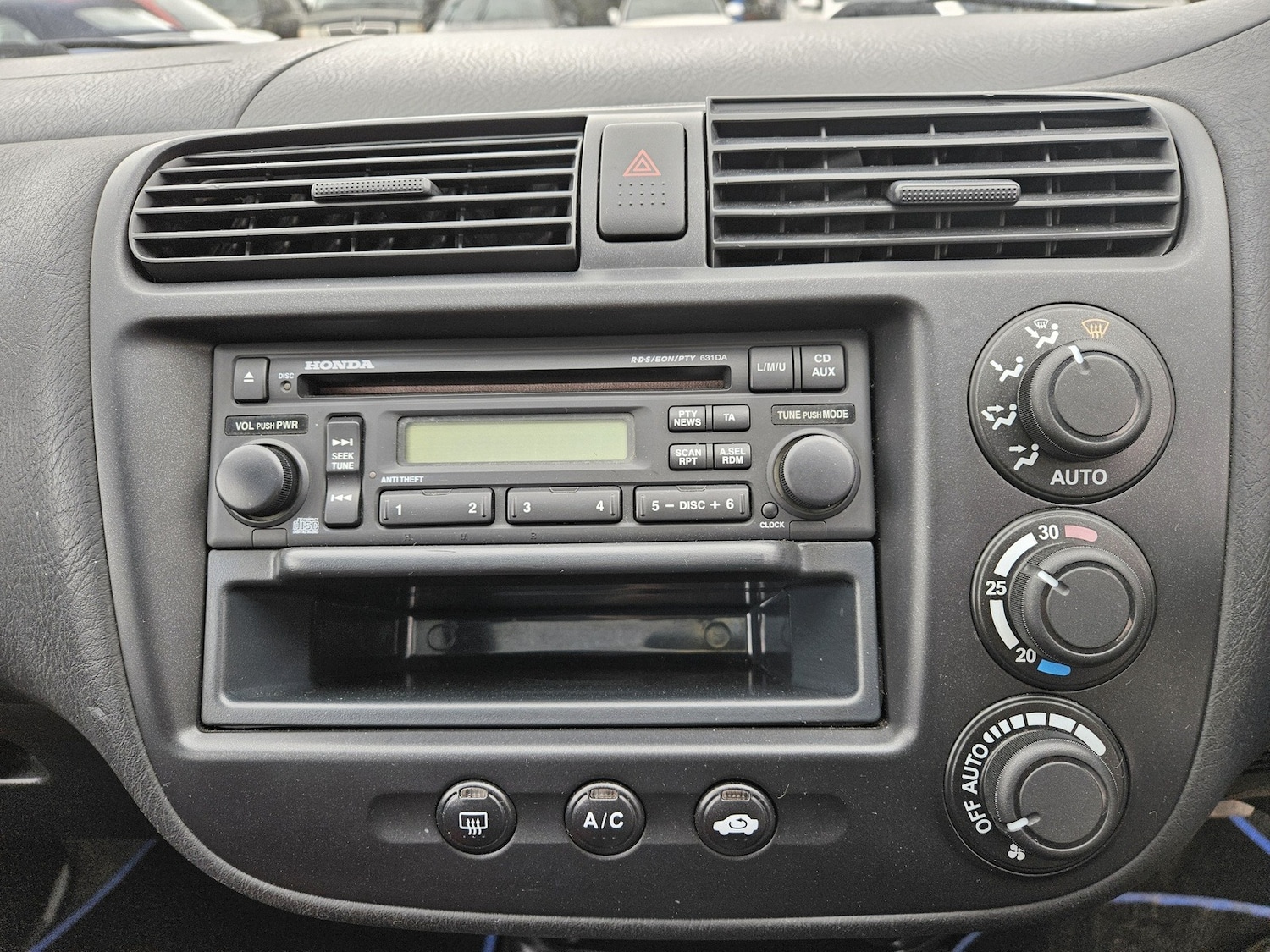 Used Honda Civic 2003 for sale - 78001346: Photo 18