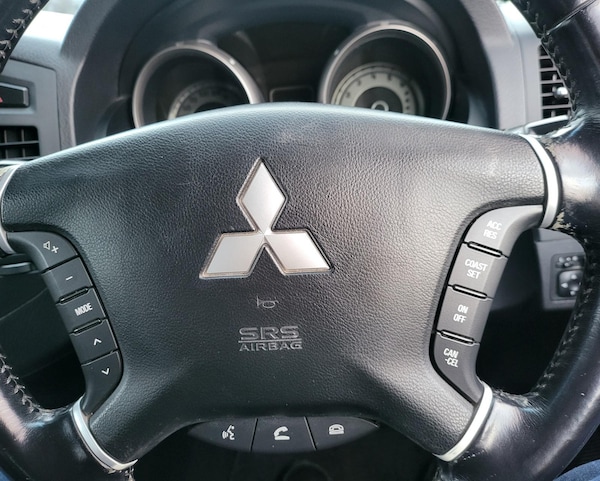 Used Mitsubishi Pajero 2010 for sale - 69644629: Photo 15