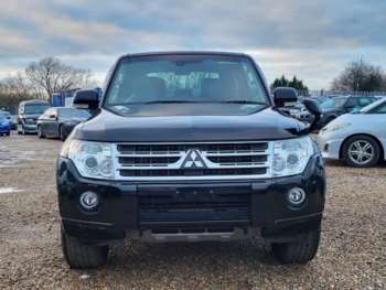 Used Mitsubishi Pajero 2010 for sale - 69644629: Photo