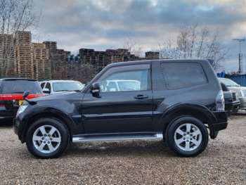 Used Mitsubishi Pajero 2010 for sale - 69644629: Photo