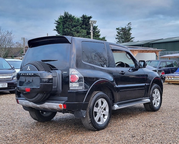 Used Mitsubishi Pajero 2010 for sale - 69644629: Photo 7