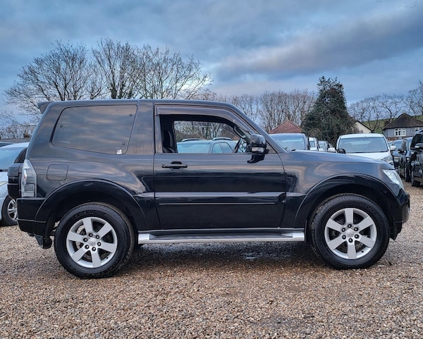 Used Mitsubishi Pajero 2010 for sale - 69644629: Photo 8