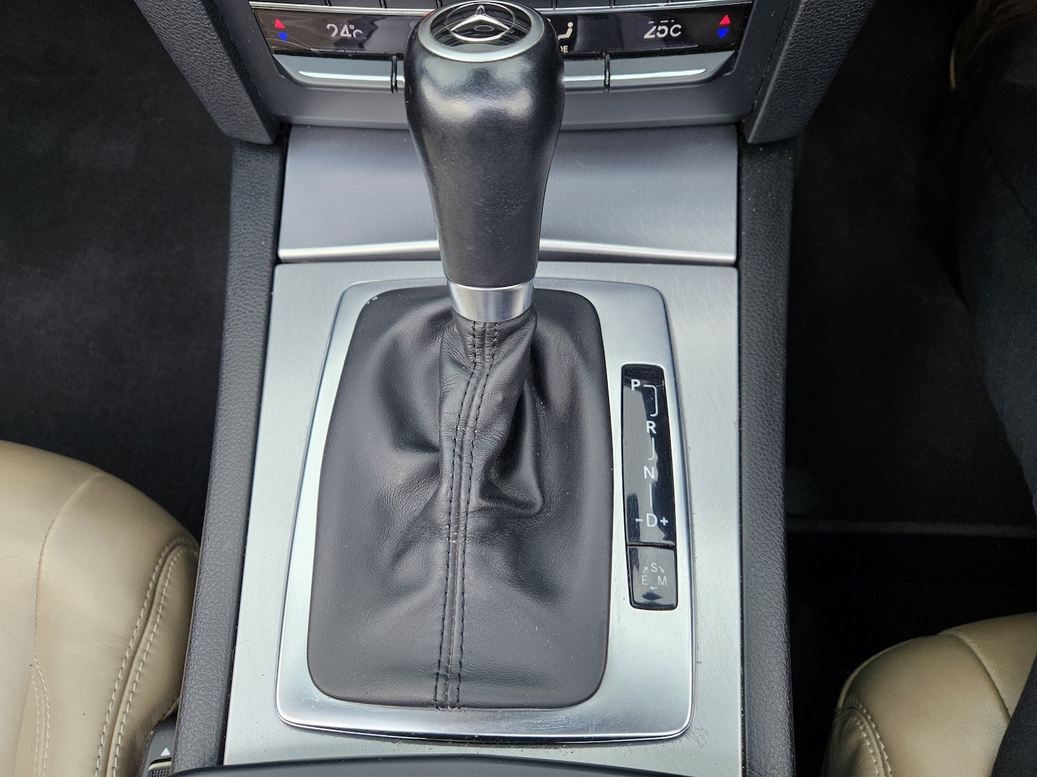 Used Mercedes-Benz E Class 2011 for sale - 77607006: Photo 16