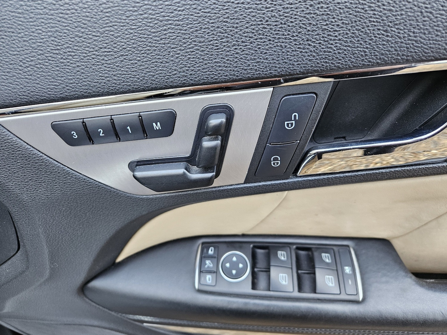 Used Mercedes-Benz E Class 2011 for sale - 77607006: Photo 19