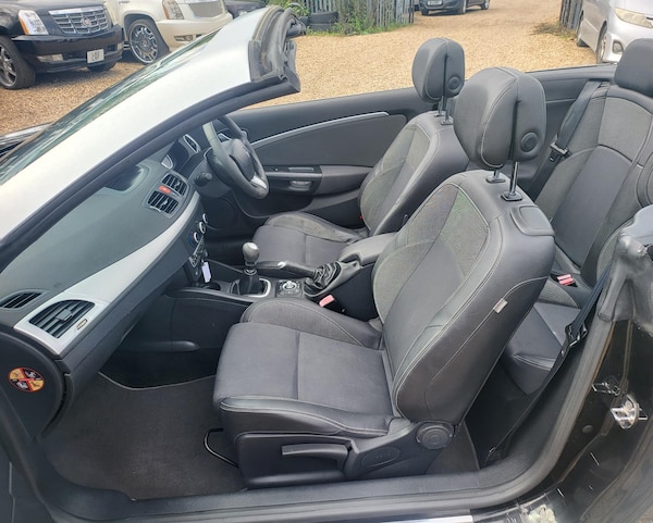 Used Renault Megane 2010 for sale - 64215951: Photo 11