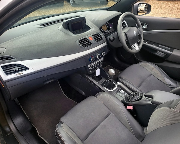 Used Renault Megane 2010 for sale - 64215951: Photo 28