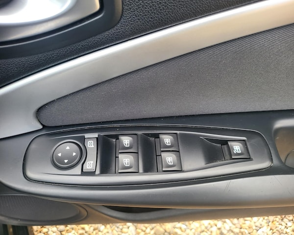 Used Renault Megane 2010 for sale - 64215951: Photo 33