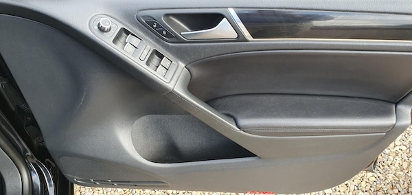 Used Volkswagen Golf 2010 for sale - 68125378: Photo 15
