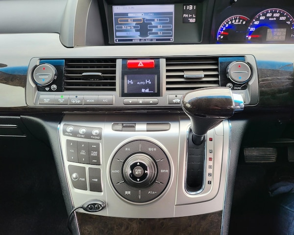 Used Honda Elysion 2013 for sale - 69644608: Photo 17