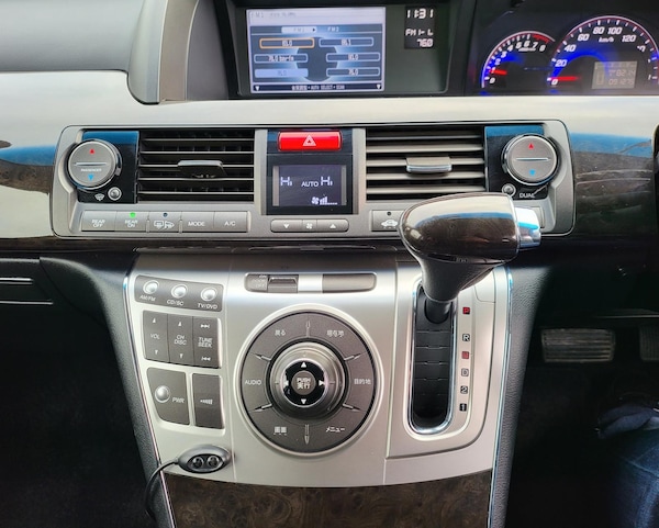 Used Honda Elysion 2013 for sale - 69644608: Photo 29