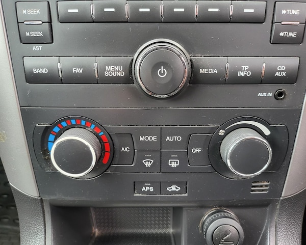 Used Chevrolet Captiva 2010 for sale - 67891875: Photo 32
