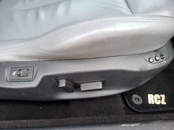 Used Peugeot RCZ 2010 for sale - 75044989: Photo 15
