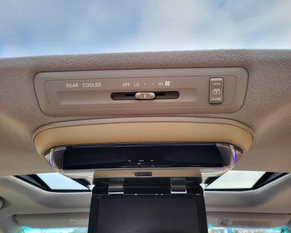 Used Toyota Estima 2012 for sale - 69644009: Photo 29