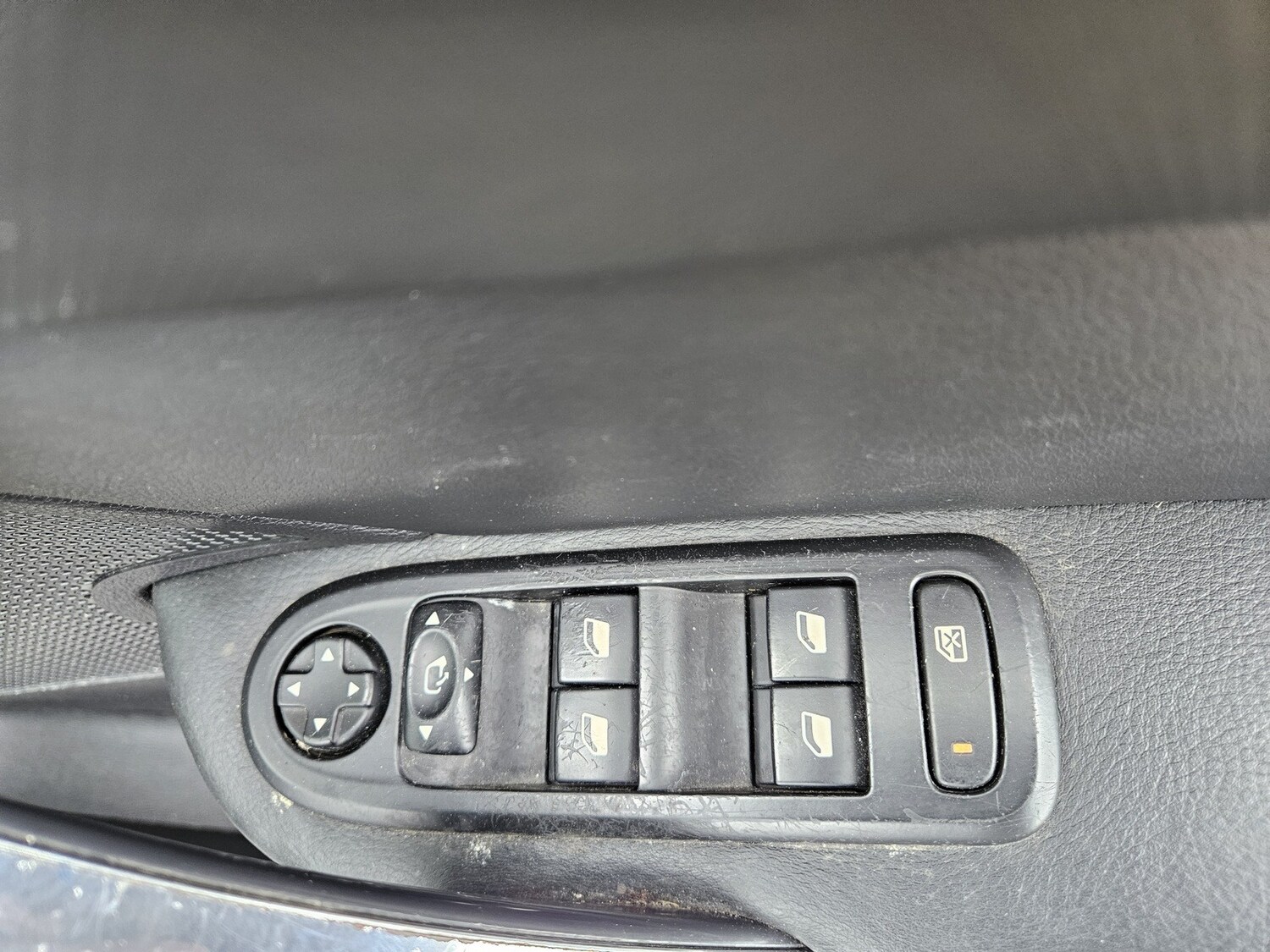 Used Peugeot 308 2011 for sale - 78001075: Photo 24