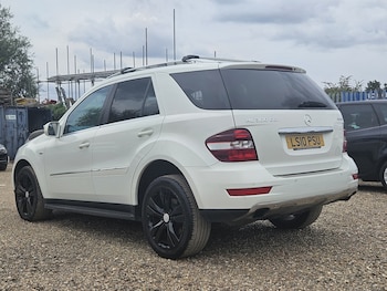 Used Mercedes-Benz M Class 2010 for sale - 79559862: Photo