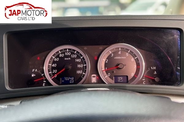 Used Nissan Elgrand for sale - 63464808: Photo 17