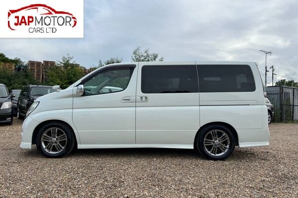 Used Nissan Elgrand for sale - 63464808: Photo 4