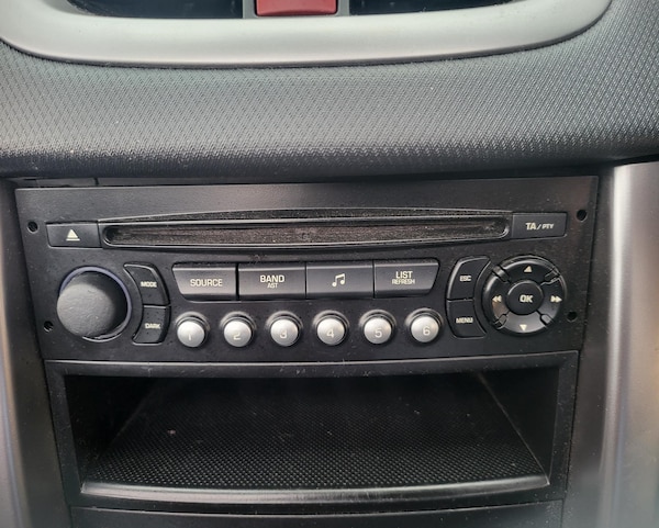 Used Peugeot 207 2011 for sale - 64276946: Photo 30