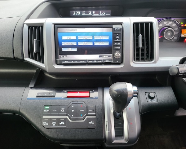 Used Honda Stepwagon 2012 for sale - 69692871: Photo 17