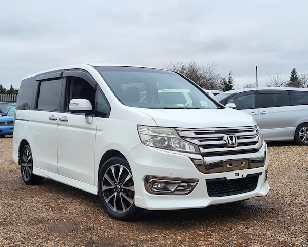 Used Honda Stepwagon 2012 for sale - 69692871: Photo 1