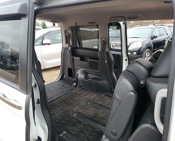 Used Honda Stepwagon 2012 for sale - 69692871: Photo 28