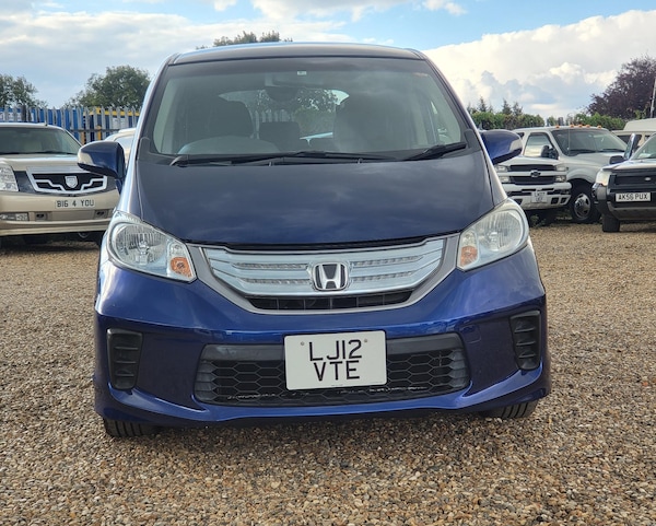 Used Honda Freed 2012 for sale - 64276752: Photo 2
